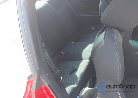 2016 Hyundai Genesis 3.8 Base z USA, uszkodzony, nr VIN KMHHT6KJ9GU133485